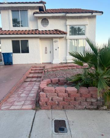 $1,800 / 3br - 1400ft2 - 2 story house (Laughlin)64038882928769120