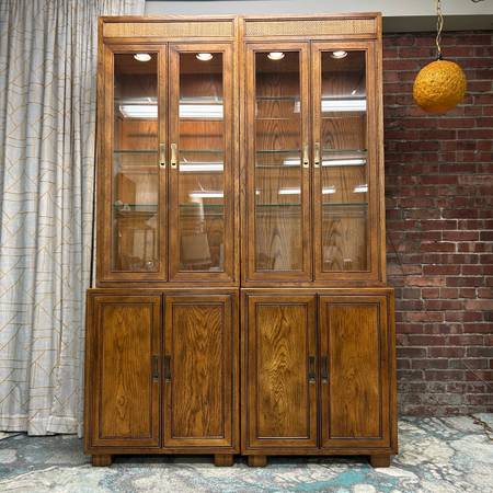 Vintage display cabinet 1