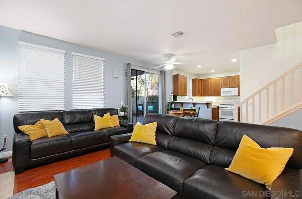 $4,100 / 4br - 1680ft2 - 4bed 3bath Townhouse Eastlake Chula Vista (San Diego)63701763613443121