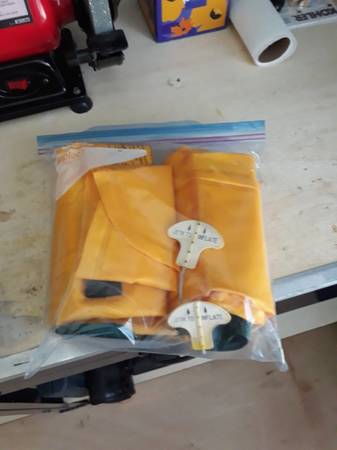 TWO INFLATEABLE VEST 1