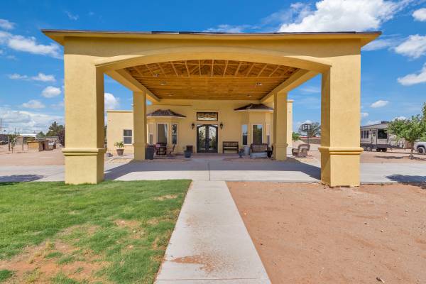 $389,000 / 3br - 2173ft2 - 1.31 Acre Lot with a Charming Custom Home63867374736643123