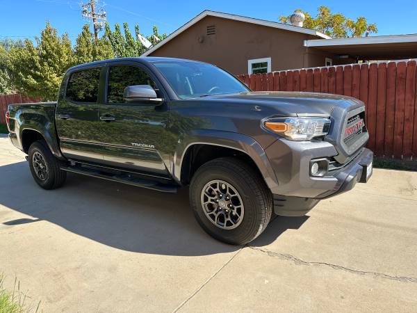 2018 TOYOTA TACOMA TRD LIKE NEW - $38,999 (Moreno valley)63440481345155121