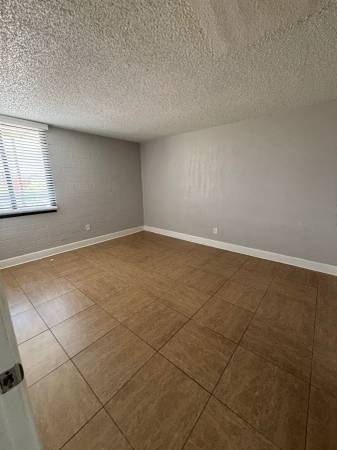 $1,099 / 2hab - 945ft2 - Ofertas especiales para mudanza en octubre – Apartamentos Villas Las Cerezas (4515 E Grant Rd)63674911842561124