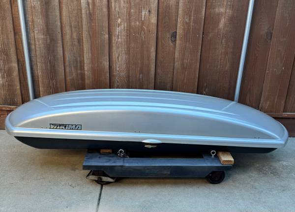 Yakima cargo box 1