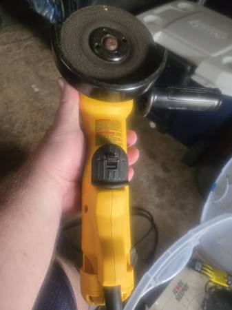 4.5 inch DeWalt angle grinder 1