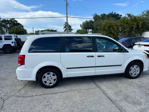2013 Dodge Grand Caravan – Bien mantenida y lista para la carretera - $4,00063443482663043124