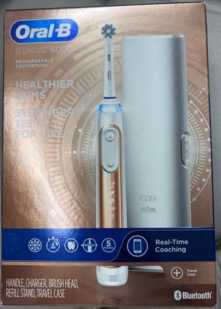 Oral-B - Genius 6000 Electric Toothbrush Copper color 1