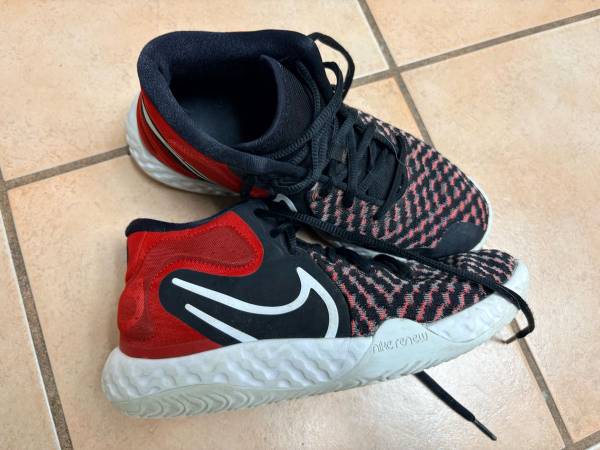 Nike shoes size 6 1