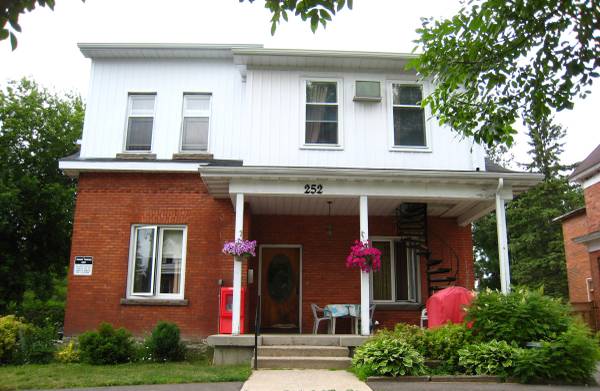 Arnprior: Spacious 2-bedroom Apartment For Rent
$1,895
                        Arnprior Arnprior: Spacious 2-bedroom Apartment For Rent
$1,895
                        Arnprior