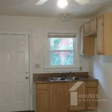 $750 / 1br - 621ft2 - Super Price on this 1/1 Duplex in the Electric City-Lawn Care Included (Anderson)63783789249027123