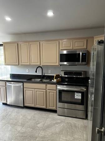 $950 / 1br - Newly Furnished Renovated townhouse - Rome for Rent63843419660675121