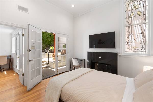 $5,500 / 1br - Furnished, charming Victorian luxury garden apt, junior 1-bed 1-bath (pacific heights)63847331324801121