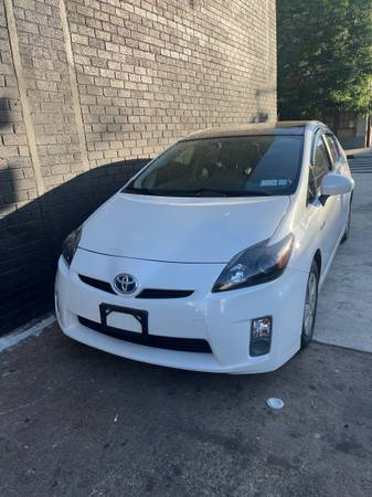 HERMOSO LIMPIO POR DENTRO Y POR FUERA 2011 TOYOTA PRIUS - $6,500 (BENSONHURST / BAY RIDGE)63614669268995124