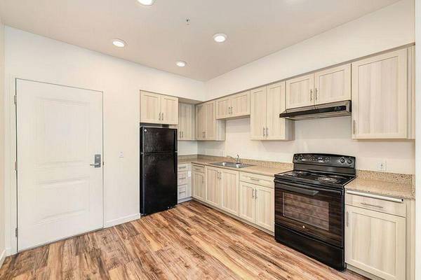 $1,424 / 1br - 550ft2 - Energy Efficient Appliance Package, Vinyl Flooring, Reading Lounge (oakland east)64049799679747120