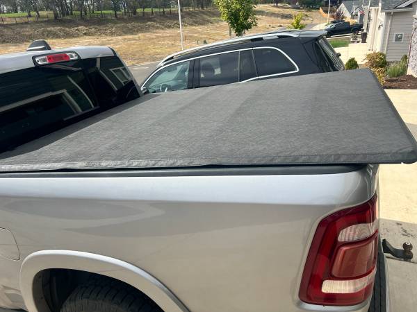 Full size truck Gator tonneau cover 1