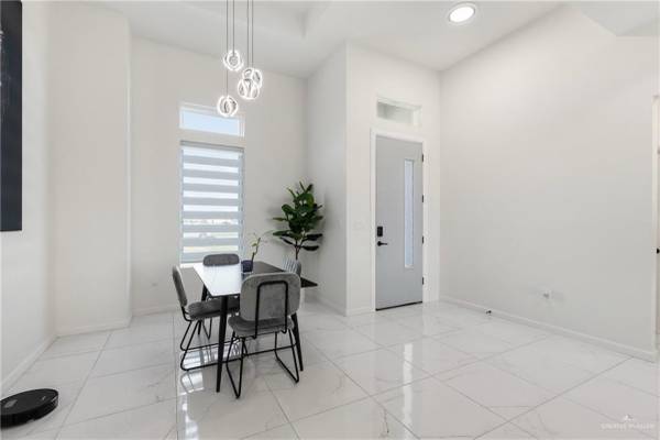 $249,900 / 3br - 1520ft2 - Amazing Home in La Feria (La Feria)64198894651651124