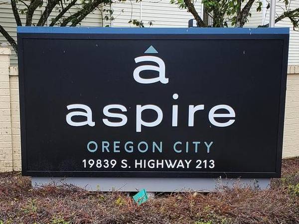 $2,116 / 3br - 1100ft2 - Dark Espresso Kitchen Cabinets, High-Definition Laminate Countertops (19839 Hwy 213, Oregon City, OR 97045)63820795586179123