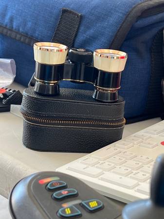 Bushnell opera glasses 3x coated. 1