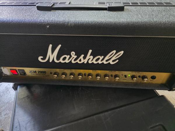 Marshall JCM 2000 DSL amp 1