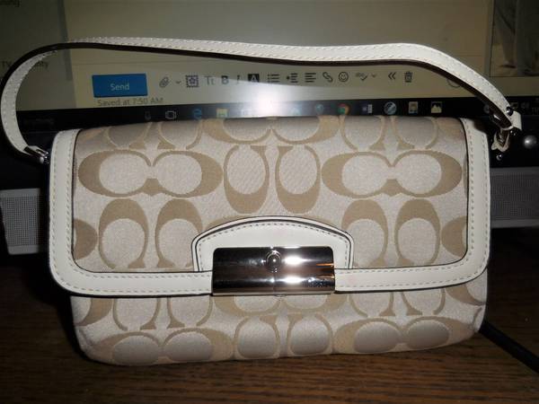 COACH WRISTLET 1