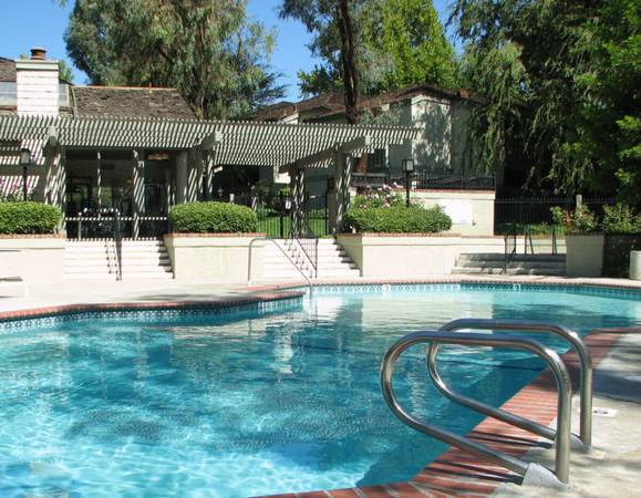 $3,170 / 2br - 1000ft2 - Ceiling Fan, Patio or Balcony, Microwave (25910 Tournament Rd, Valencia, CA)63700996818051123