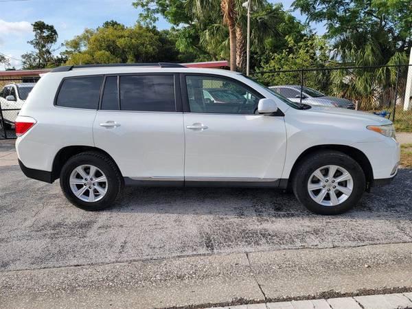 2011 Toyota Highlander SE V6 Guaranteed Credit Approval! - $9,950 (+ SUNCOAST QUALITY CARS LLC)63443300314881122