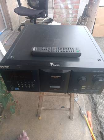 Mega storage 300CD 1