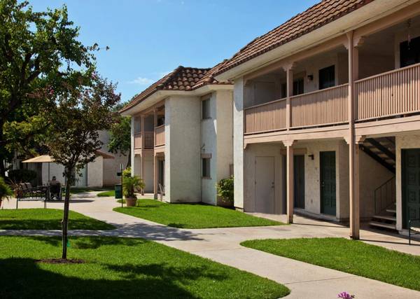 $3,295 / 3br - 1 FREE MO. NOW! 3B Welcoming Pets - BBQ Area, Laundry On Site (La Mesa)63933118684674122