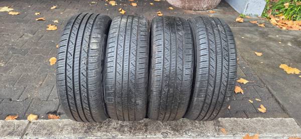 4 - 215/55 17 Nexen 12030 Used Tires 1