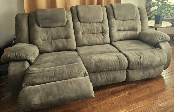 Super Comfy Reclining sofa/couch FREE! 1