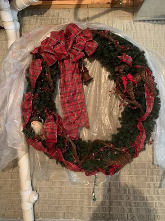 Christmas wreath - final REDUCED - 5 Ft. Round, one of a kind 1