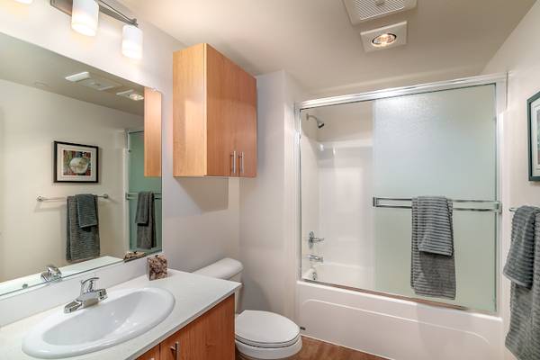 $1,450 / 1br - Private & Peaceful 1 Bed Move In Ready at Yukon Flats! Call or Text! (SE Portland, Sellwood, Milwaukie, Moreland)63777293622019123