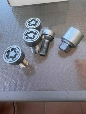 VW wheel locks 1