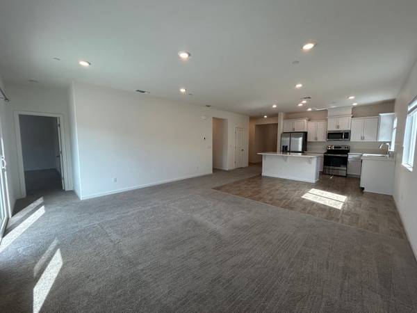 $2,595 / 4br - 1912ft2 - 931 Grimsby Ln. (Patterson, CA)64021481394306122