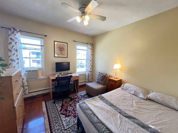 $1,250 / 4br - 2baño - Habitación amueblada todo incluido. De mes a mes (Brighton)63611897033985123