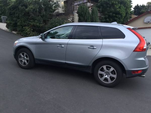 2013 Volvo XC60, pocas millas, el SUV familiar más confiable, extras - $6,000 (Sandiego)63624789489283122