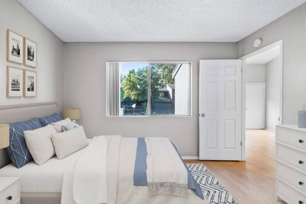 $3,955 / 2br - 686ft2 - Stainless Appliances, Vaulted Ceilings, Pet Stations (santa cruz)63880135845505121