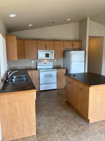 $2,150 / 3br - 1350ft2 - Super Sharp Spacious Modern One Level (Richland)63623969107971122