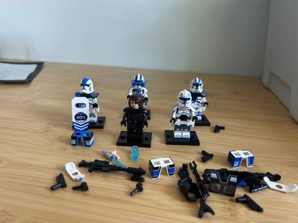 Star Wars troopers mini figures 1