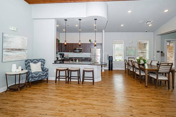 $1,350 / 2br - 919ft2 - You Are Sure to LOVE Living at The Park at Bellagio (50 Miles South of Houston)63906680404227121
