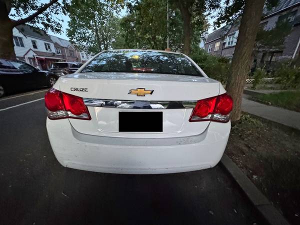 ********** 2015 Chevrolet Cruze LS 4 Cylinder ********** - $2,99963614148834433123