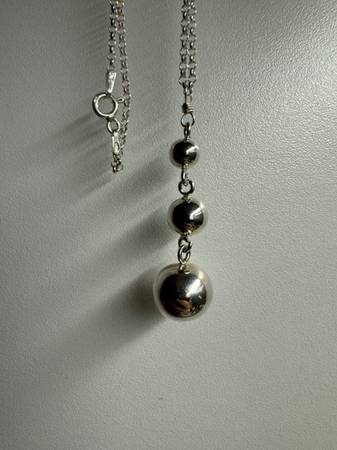 Collar de plata estilo Tiffany con cuentas graduadas - $65 (Burbank)63435448967811120