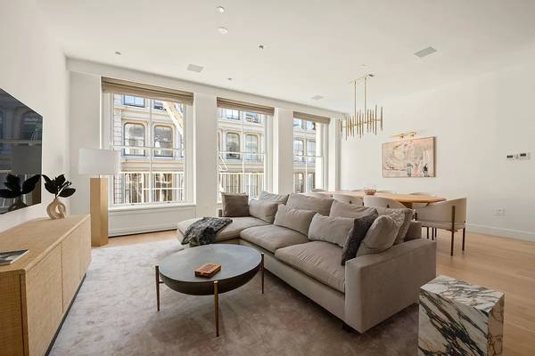 $4,600 / 2br - 2100ft2 - ático completo lleno de detalles originales (Greenwich Village)63862609397121122