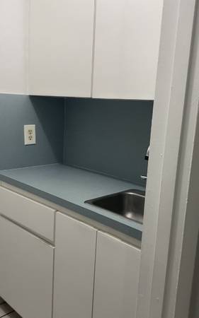 $1,200 / 1br - For Rent Se Alquila- Studio Efficiency in West Hialeah near Miami Lakes (West Hialeah)64051003517442124