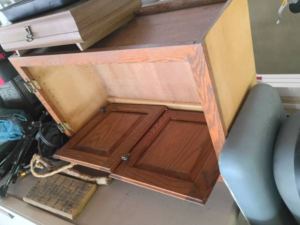 Free cabinet 1
