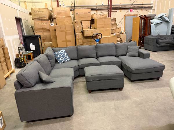 *Free Delivery* Large 7-Piece Sectional Couch Gray 1