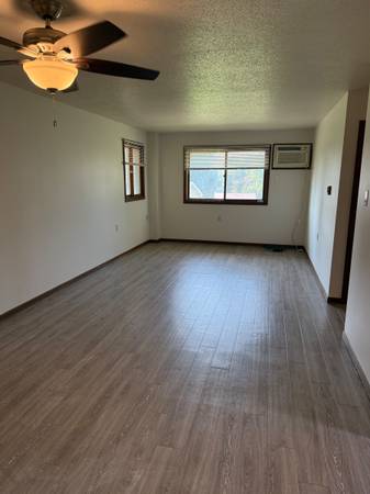 $725 / 1br - Un dormitorio, Potosi, Wisconsin63800890289539122