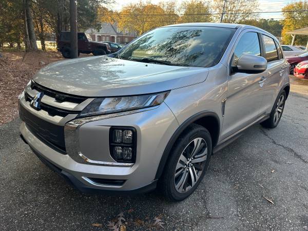 2020 Mitsubishi Outlander Sport SE AWD 1