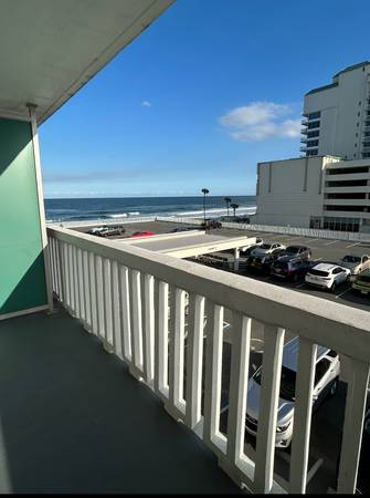 $2,500 / 1br - Oceanfront Condo - Beach Side - Must See !! (Daytona Beach / Ormond Beach)63791575739009121