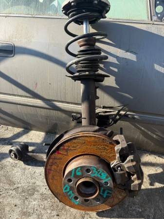 2016 BMW 328i Left Front Suspension Complete $250 1